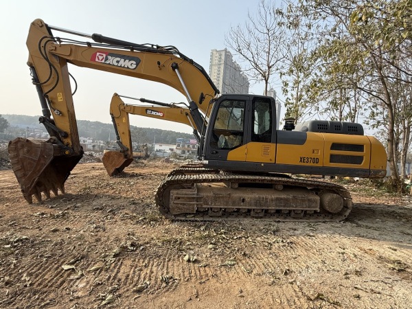 徐工XE370D履帶式挖掘機(jī)