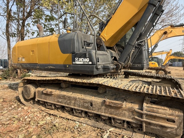 徐工XE370D履帶式挖掘機(jī)