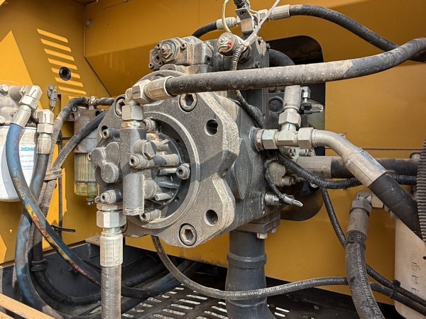 徐工XE370D履帶式挖掘機(jī)