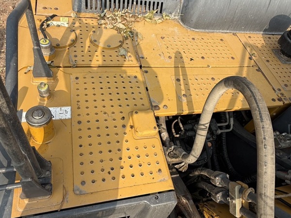 徐工XE370D履帶式挖掘機(jī)