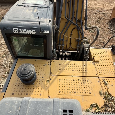 徐工XE370D履带式挖掘机