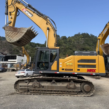 徐工XE600DK履带式挖掘机