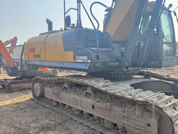 徐工XE380DK履帶式挖掘機