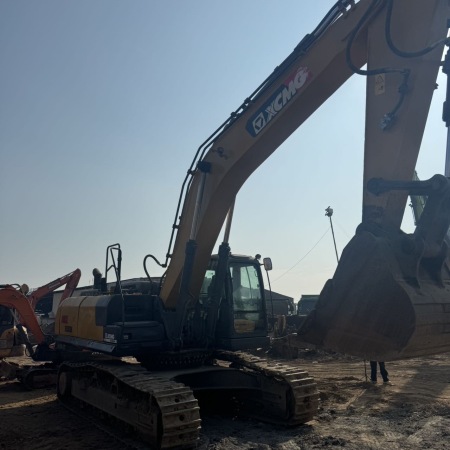 徐工XE380DK履带式挖掘机