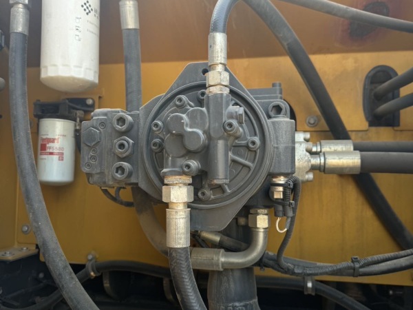 徐工XE380DK履帶式挖掘機