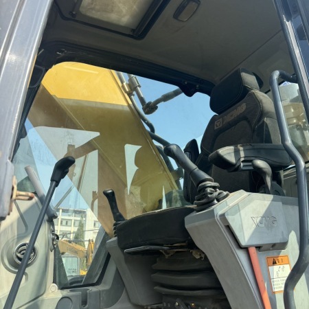 徐工XE380DK履带式挖掘机