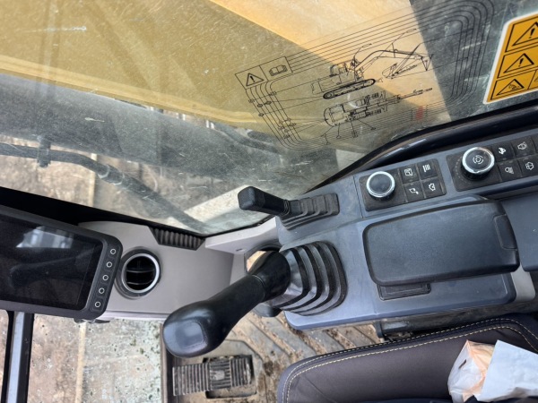 徐工XE75GA履帶式挖掘機