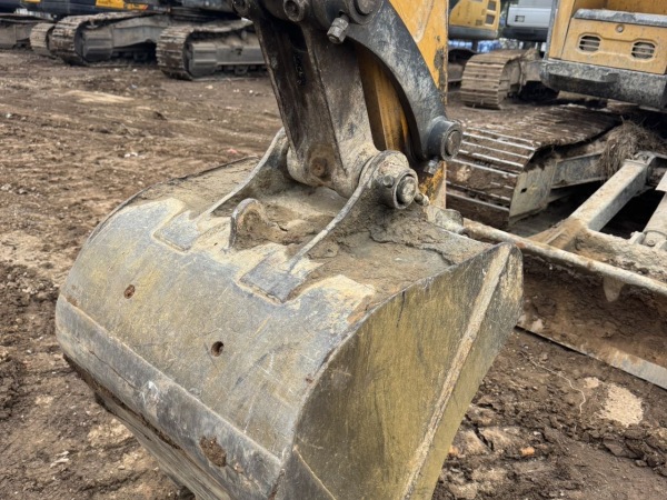 徐工XE75GA履帶式挖掘機