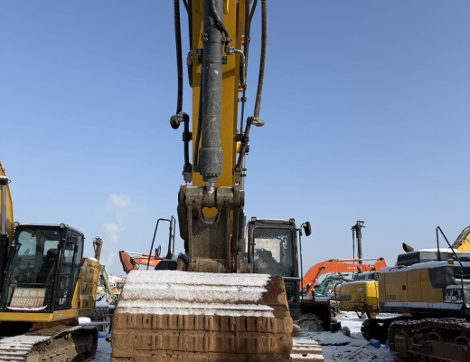 徐工XE370D履带式挖掘机