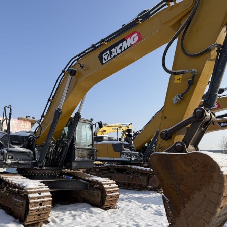 徐工XE370D履带式挖掘机