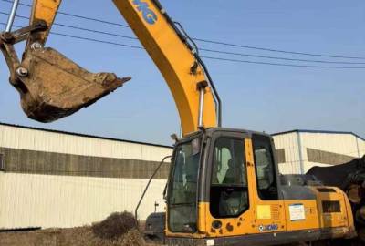 徐工XE200DA履带式挖掘机