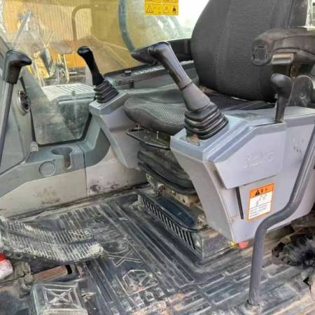 徐工XE200DA履带式挖掘机