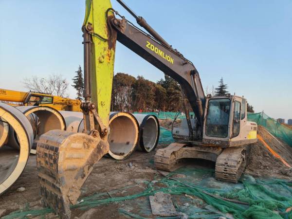 中聯(lián)重科ZE205E履帶式挖掘機(jī)