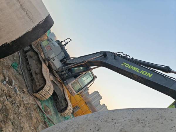 中聯(lián)重科ZE205E履帶式挖掘機(jī)