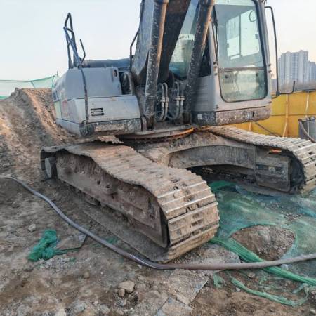 中联重科ZE205E履带式挖掘机