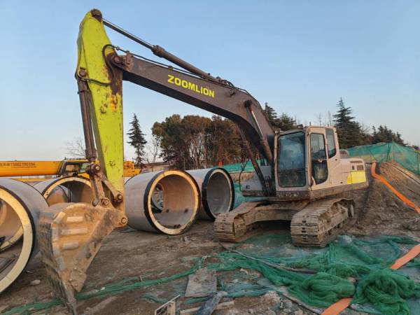 中聯(lián)重科ZE205E履帶式挖掘機(jī)