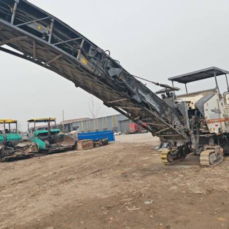 维特根W2000铣刨机