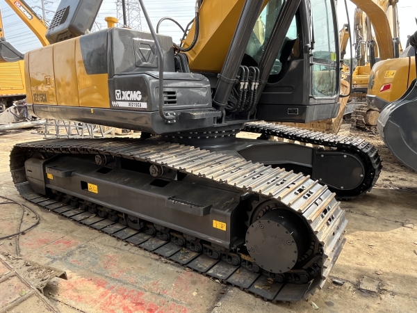 徐工XE215CA履带式挖掘机
