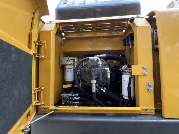 徐工XE215CA履带式挖掘机