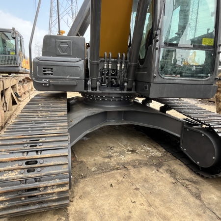 徐工XE215CA履带式挖掘机