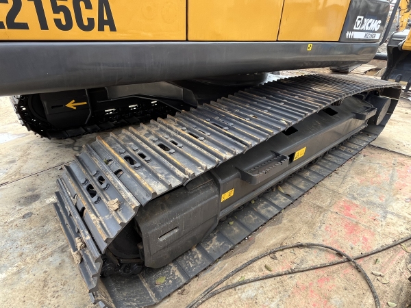 徐工XE215CA履带式挖掘机