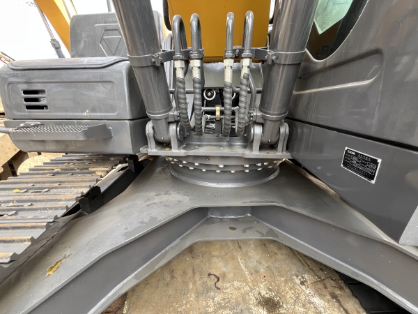 徐工XE215CA履带式挖掘机