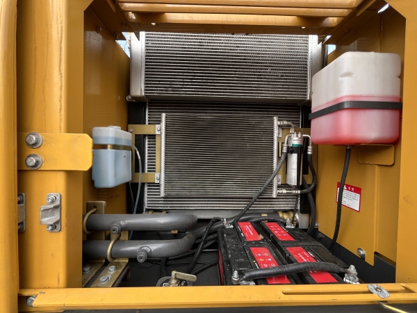 徐工XE215CA履带式挖掘机