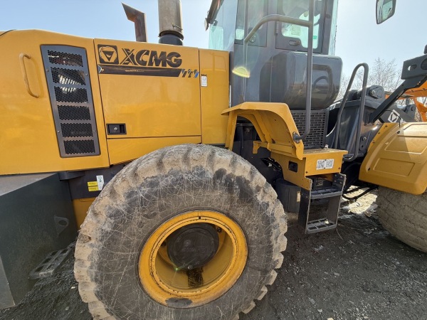 徐工LW550FV轮式装载机