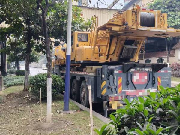 徐工XCT100_M汽车起重机