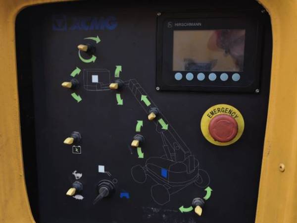 徐工GTBZ22S-AC直臂式高空作業(yè)平臺(tái)