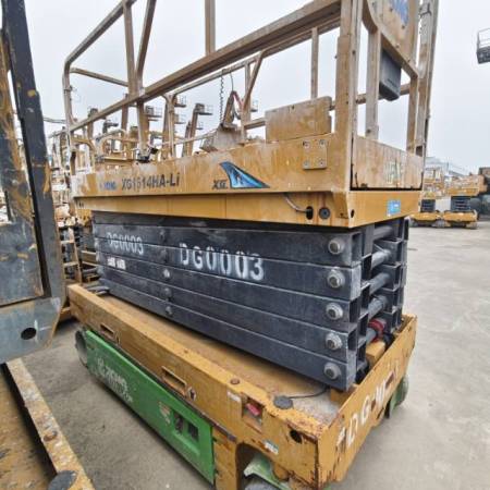 徐工XG1614HA-LI剪叉式高空作业平台