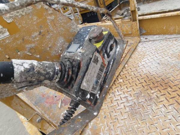 徐工XG1614HA-LI剪叉式高空作業平臺