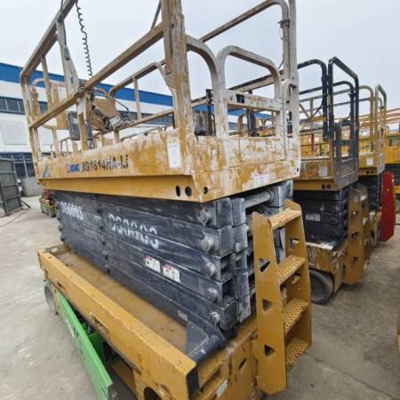 徐工XG1614HA-LI剪叉式高空作业平台