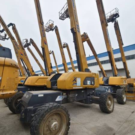 徐工XGS40K直臂式高空作业平台