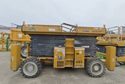 徐工XG1823RT剪叉式高空作業(yè)平臺