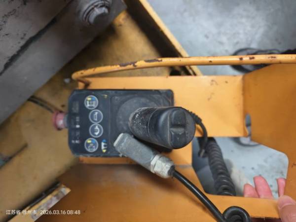 徐工GTJZ1212剪叉式高空作業(yè)平臺(tái)