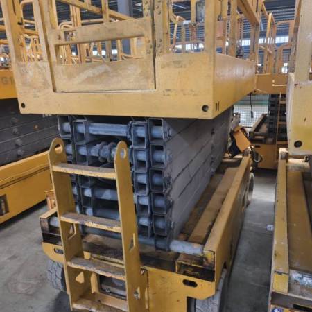 徐工GTJZ1212剪叉式高空作业平台