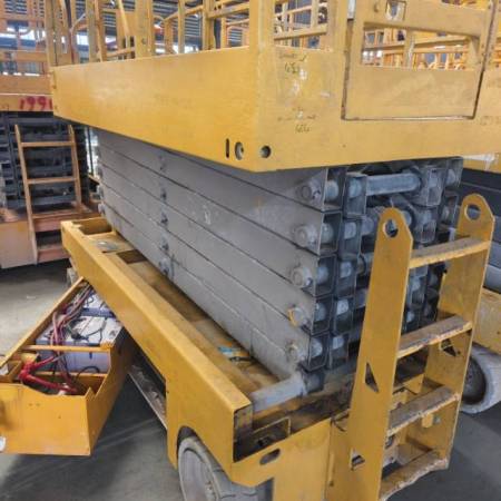 徐工GTJZ1212剪叉式高空作业平台