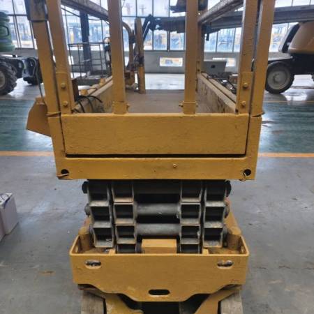 徐工GTJZ0607剪叉式高空作业平台