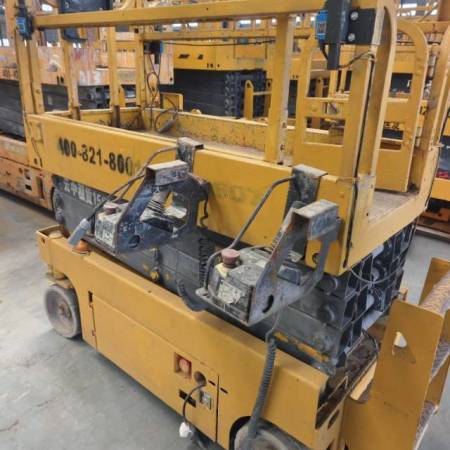 徐工GTJZ0607剪叉式高空作业平台