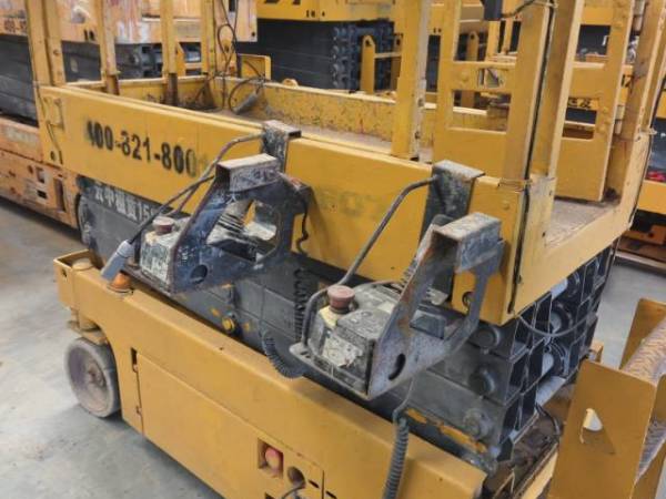 徐工GTJZ0607剪叉式高空作業平臺