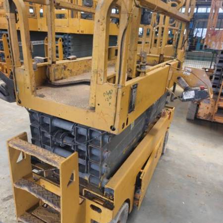 徐工GTJZ0607剪叉式高空作业平台