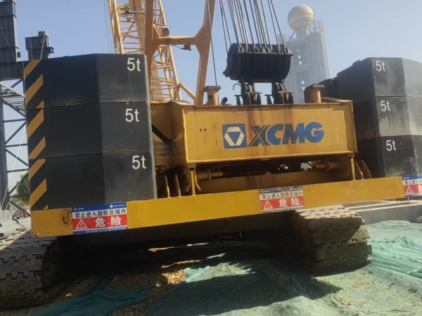 徐工XGC150履带式起重机