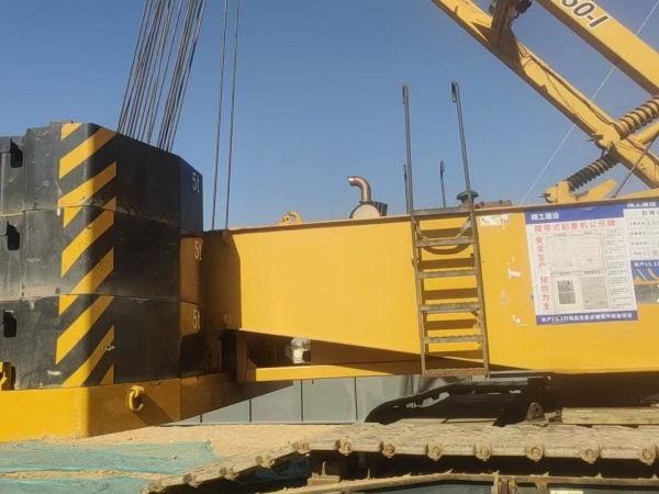 徐工XGC150履带式起重机