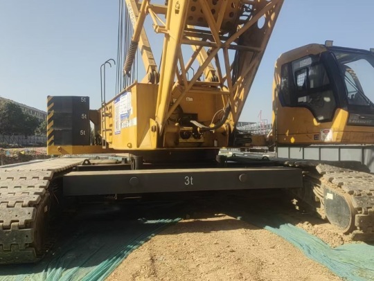 徐工XGC150履带式起重机