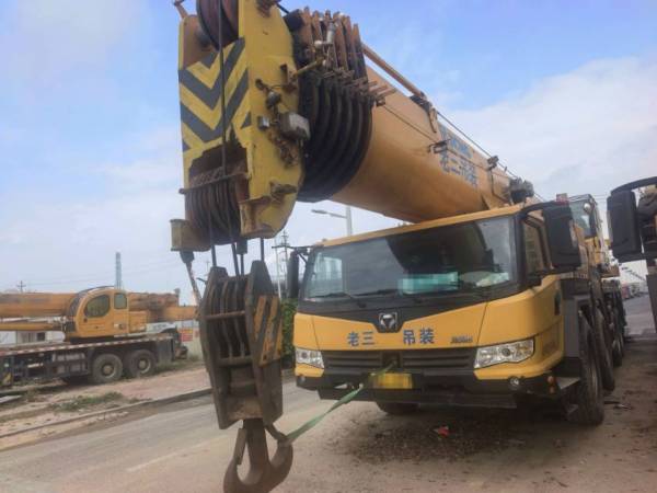 徐工XCT100L7汽车起重机