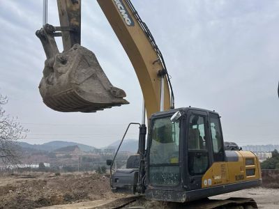 徐工XE200D履带式挖掘机