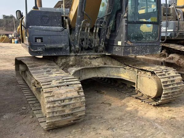 徐工XE200D履带式挖掘机