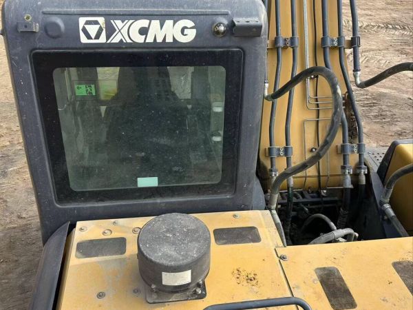 徐工XE200D履带式挖掘机