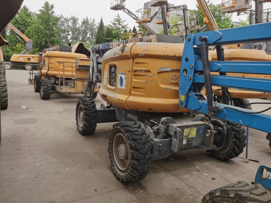 徐工GTBZ14J曲臂式高空作業平臺